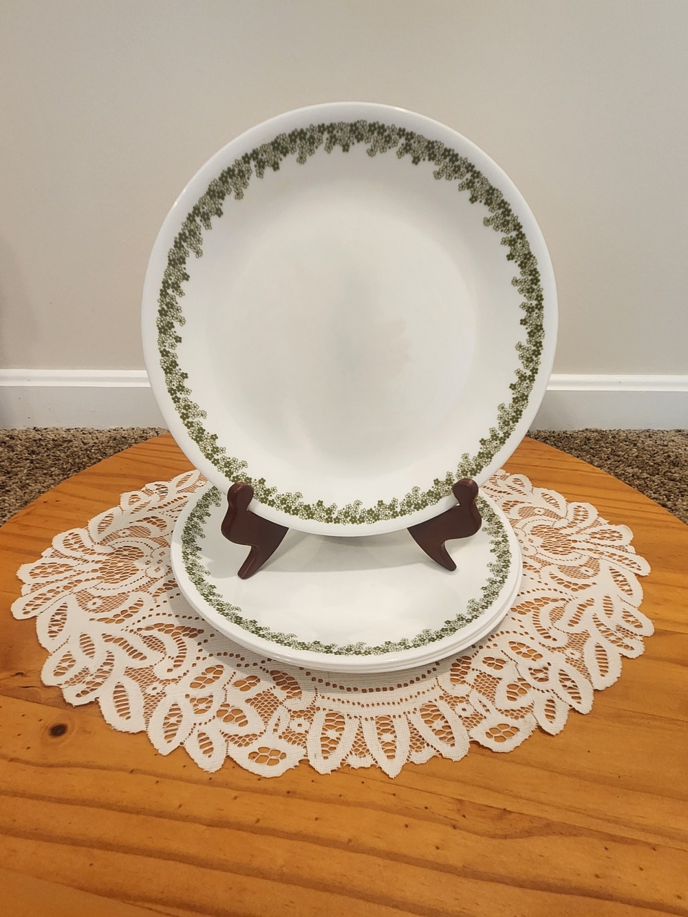 SET OF FOUR Corelle Spring Blossom "Crazy Daisy" 8.5" Salad Plates